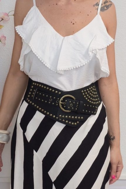 Cinturón tachas negro