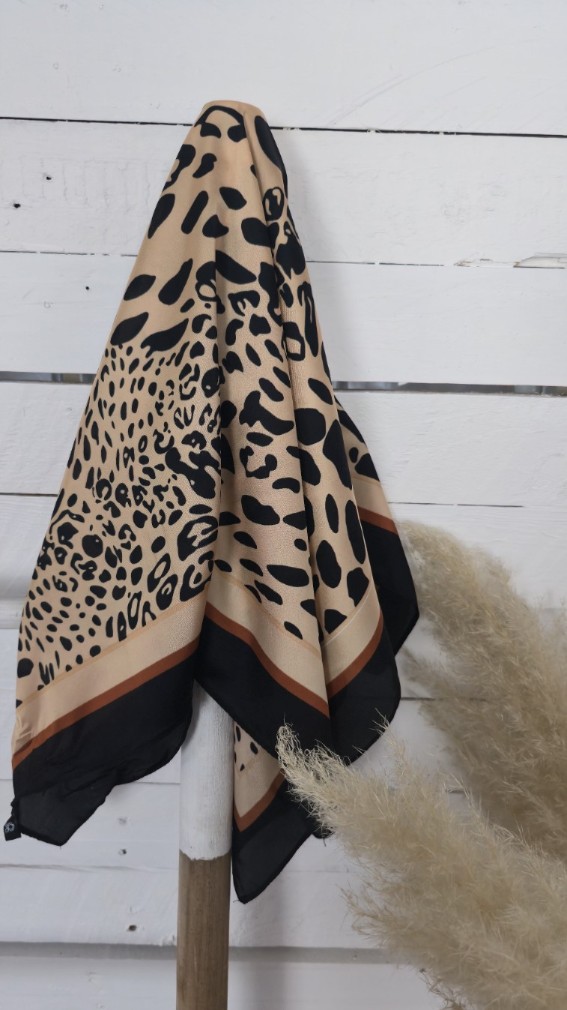 Pañuelo leo negro - Imagen 3