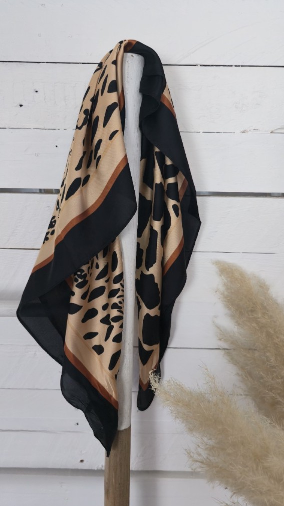 Pañuelo leo negro - Imagen 2